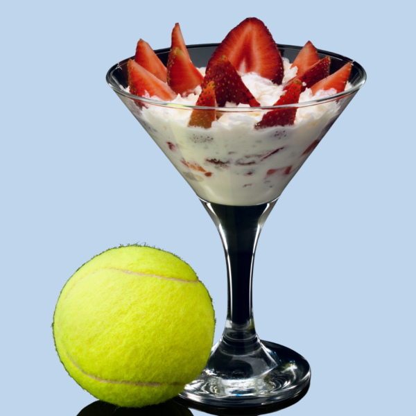 Fragole con panna e il tennis